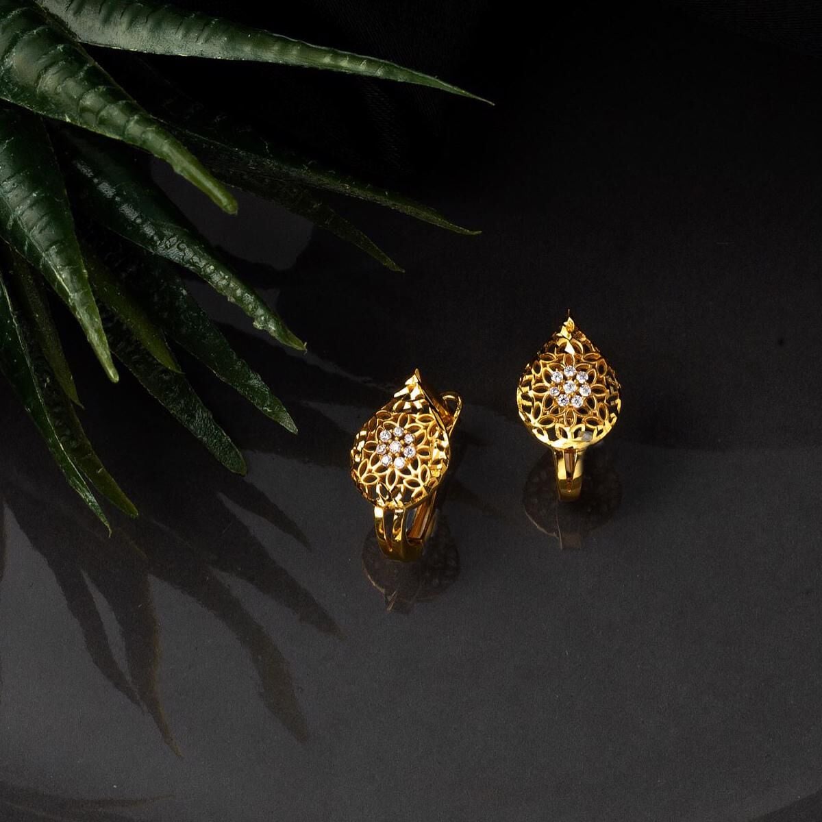 22K Yellow Gold Teardrop Cubic Zirconia Earrings
