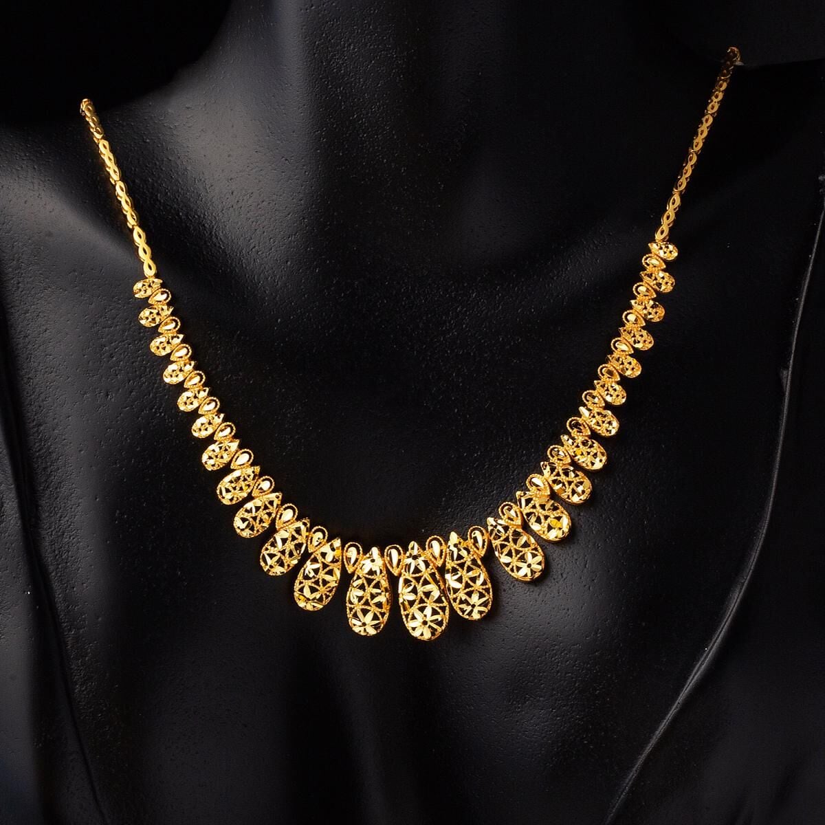 22K Yellow Gold Teardrop Jewelry Set