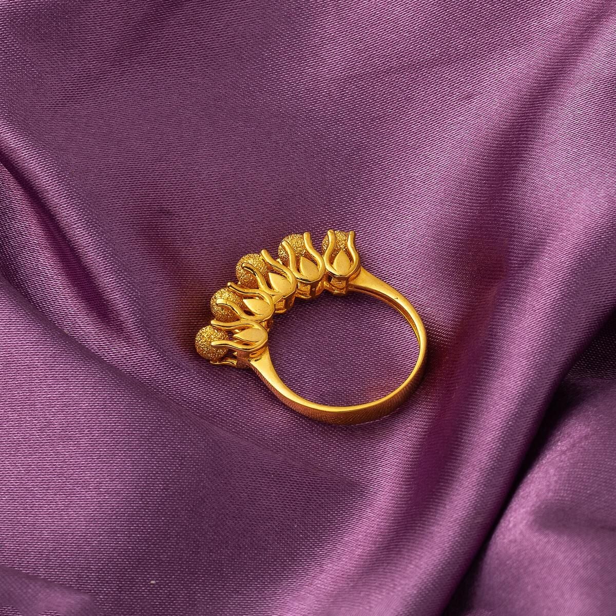 22K Yellow Gold Teardrop Bead Ring
