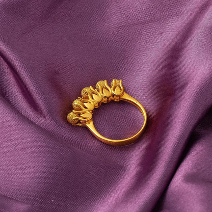 22K Yellow Gold Teardrop Bead Ring