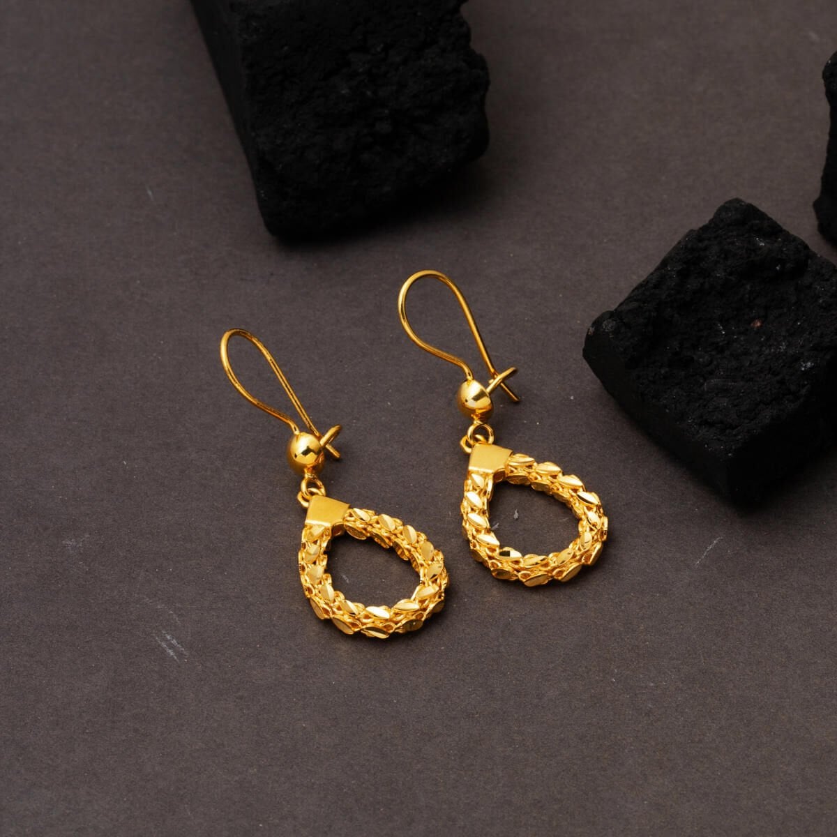 14K Yellow Gold Teardrop Dangle Earrings (3.97 g)