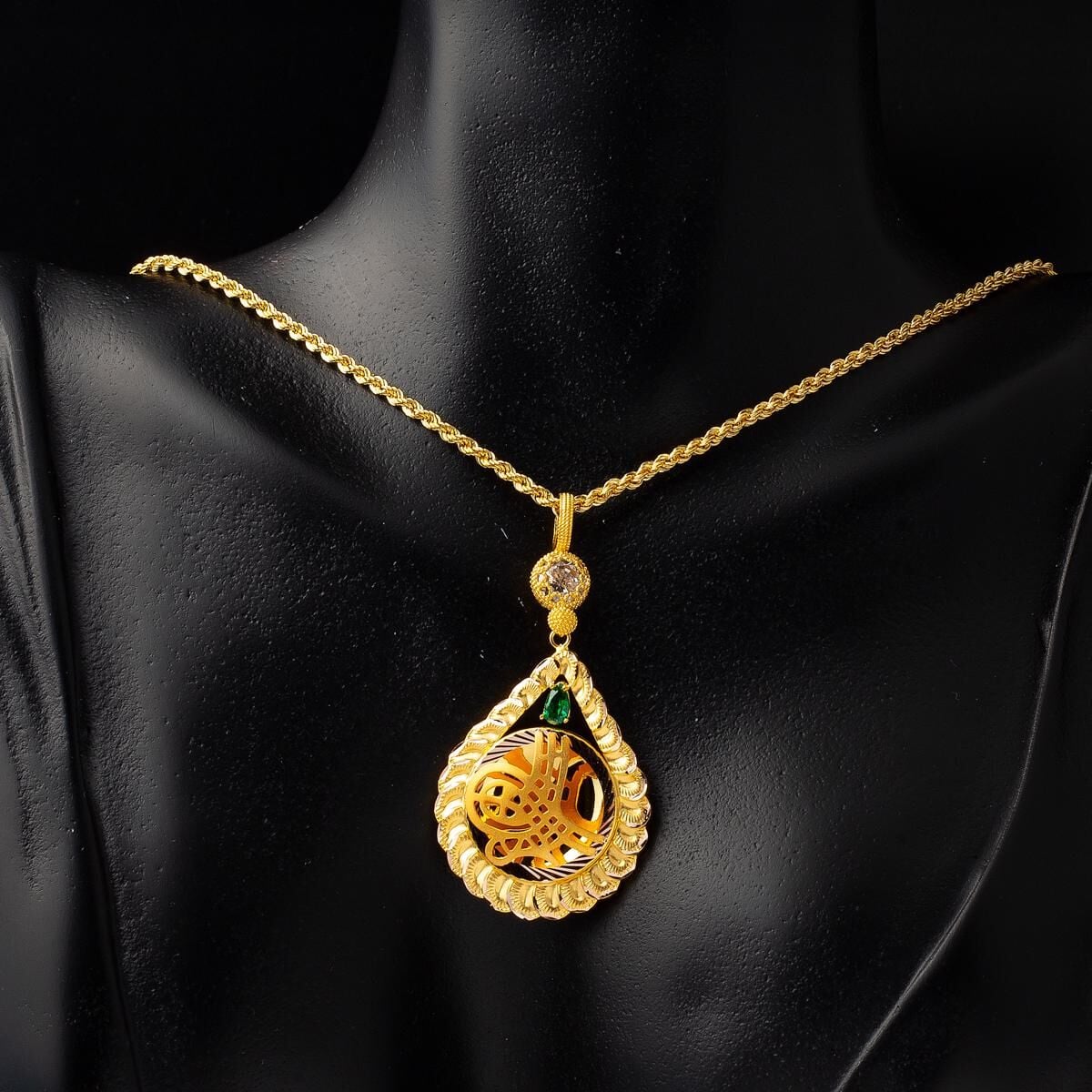 14K Yellow Gold Teardrop Ottoman Tughra Green Cubic Zirconia Necklace (8.96 g)