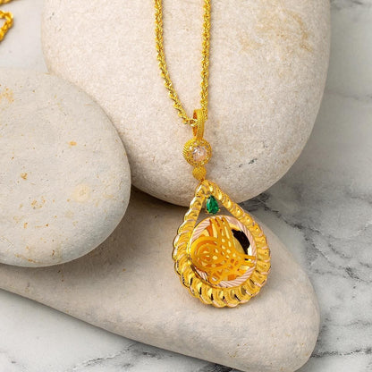 14K Yellow Gold Teardrop Ottoman Tughra Green Cubic Zirconia Necklace (8.96 g)