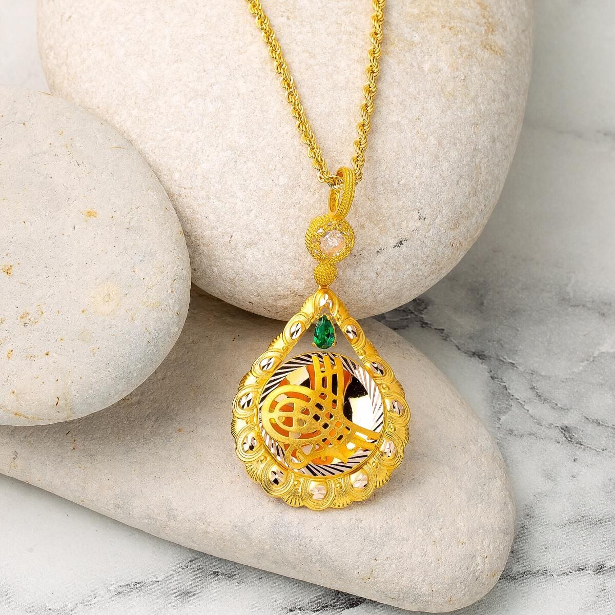 14K Yellow Gold Teardrop Ottoman Tughra Green Cubic Zirconia Necklace (8.24 g)
