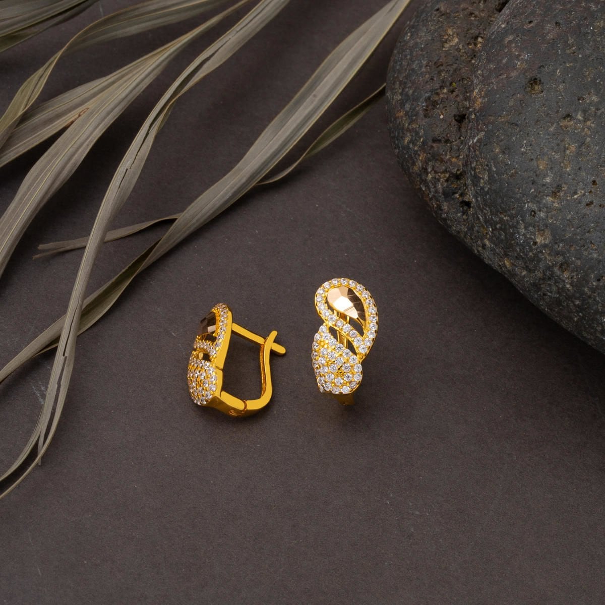 14K Yellow Gold Teardrop Cubic Zirconia Earrings