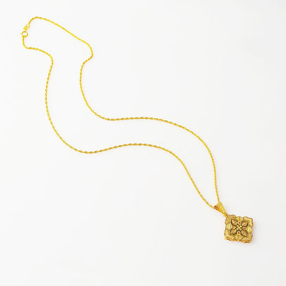 14K Yellow Gold Indian Style Engraved Necklace