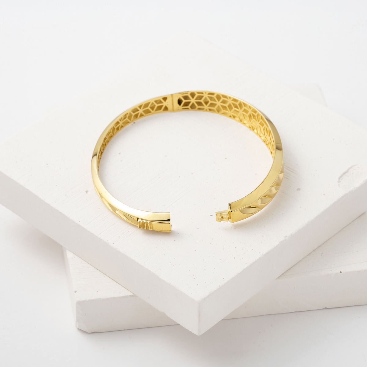 14K Yellow Gold Leaf Lock Hinged Cuff Bangle