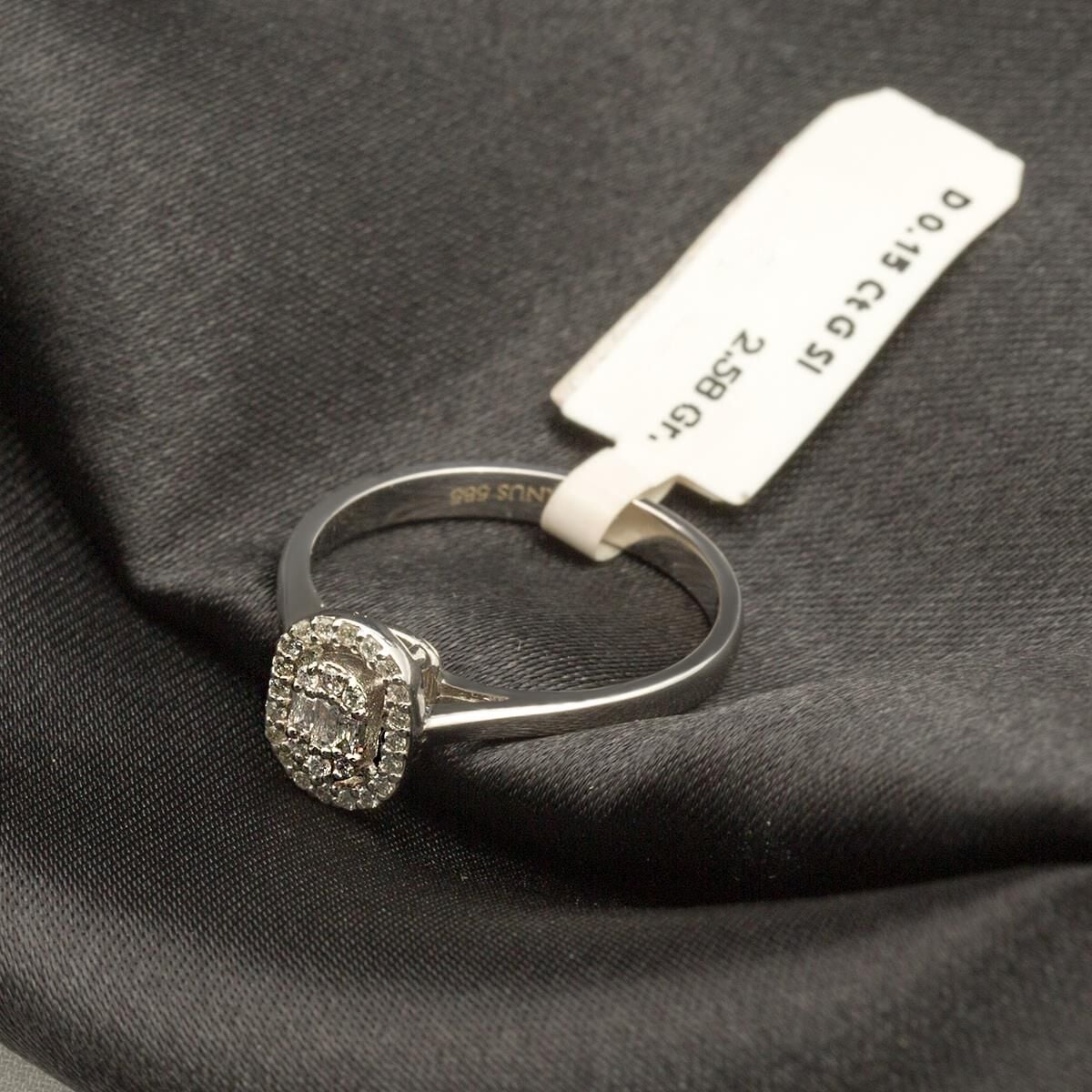 14K White Gold 0.15 Ct Oval Baguette Diamond Ring