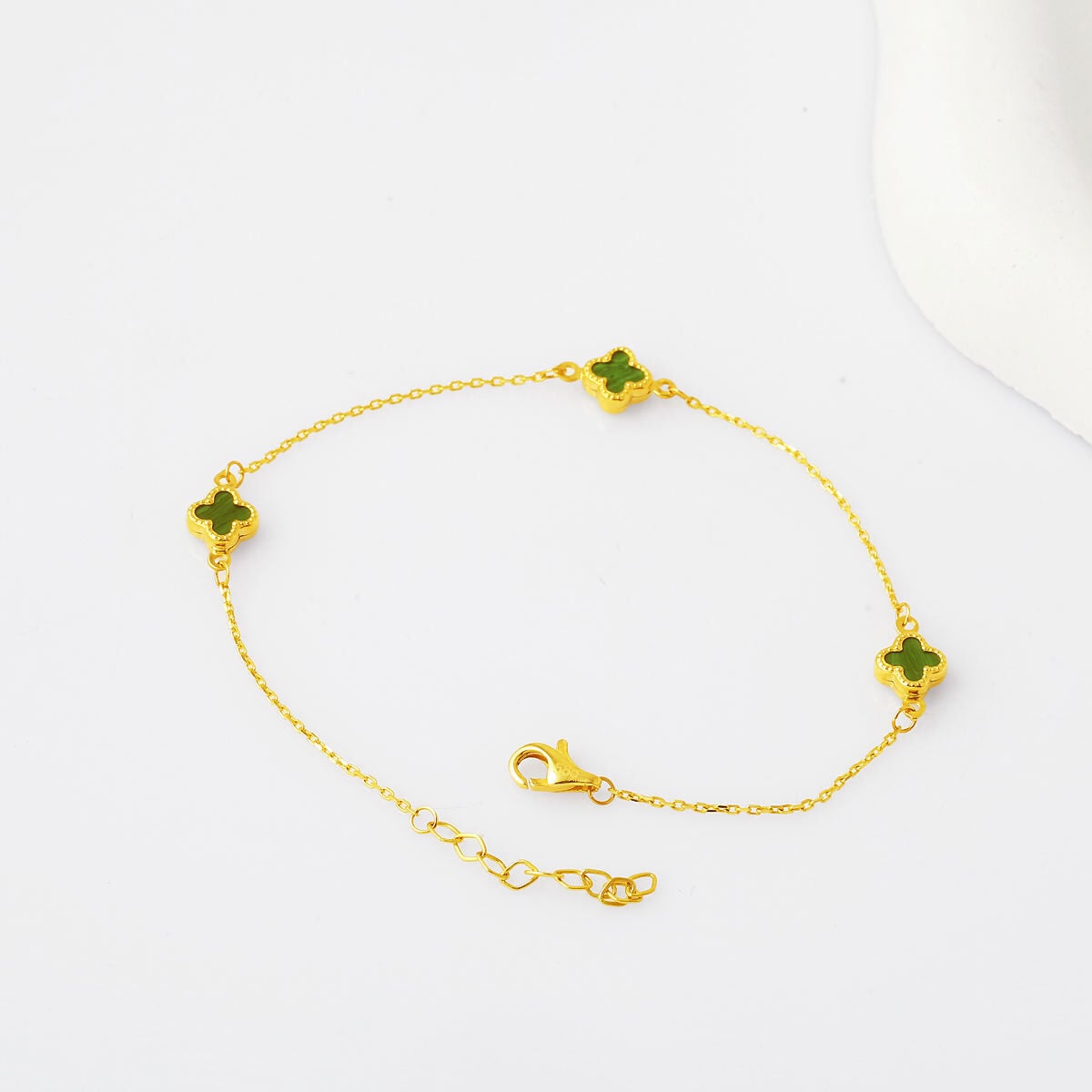 14K Yellow Gold Clover Green Glass Bracelet (1.48 g)
