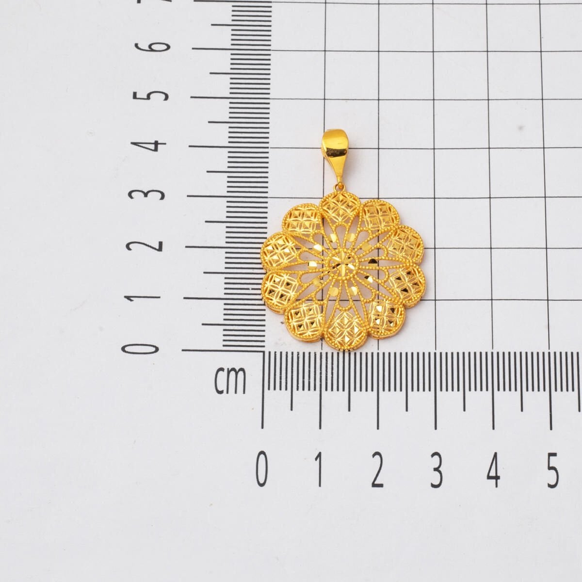 22K Yellow Gold Gold Thread Medallion Pendant