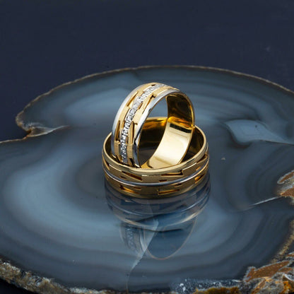 14K Yellow Gold Decor Wedding Band Set