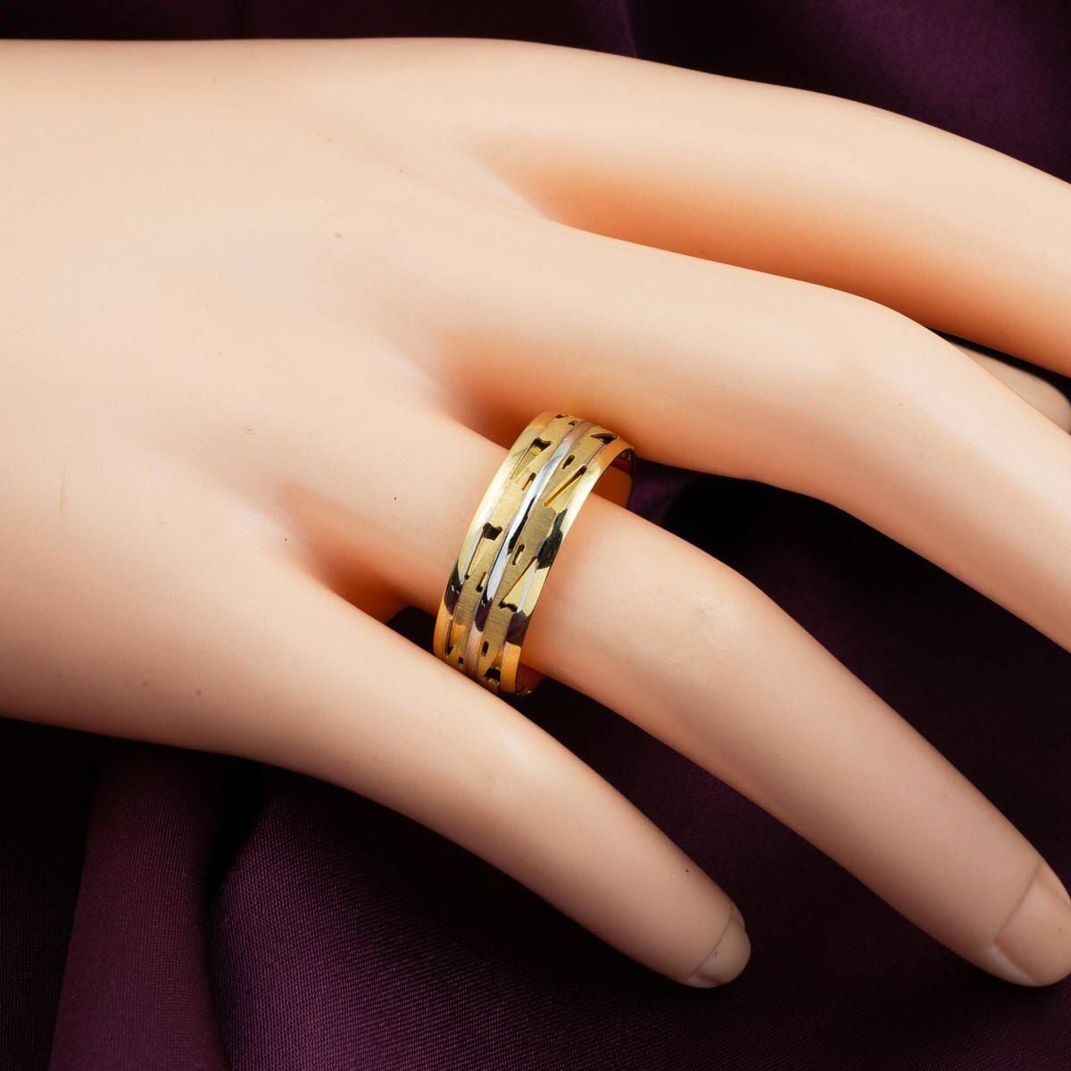 14K Yellow Gold Decor Wedding Band Set