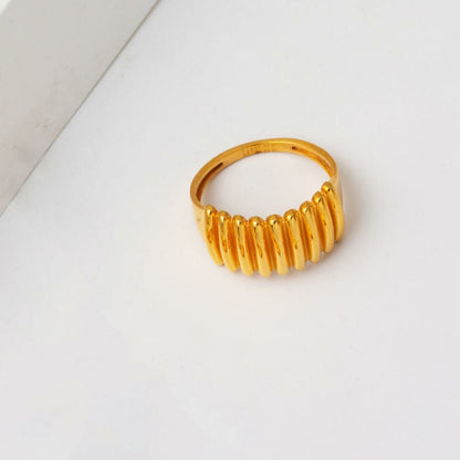 22K Yellow Gold Seashell Ring