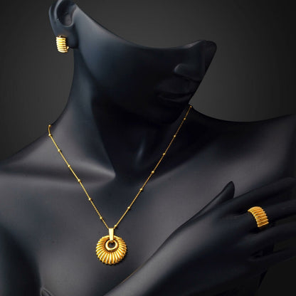 22K Yellow Gold Seashell Minimalist Set