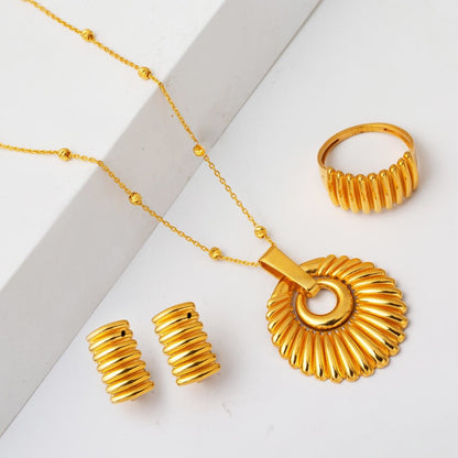 22K Yellow Gold Seashell Minimalist Set