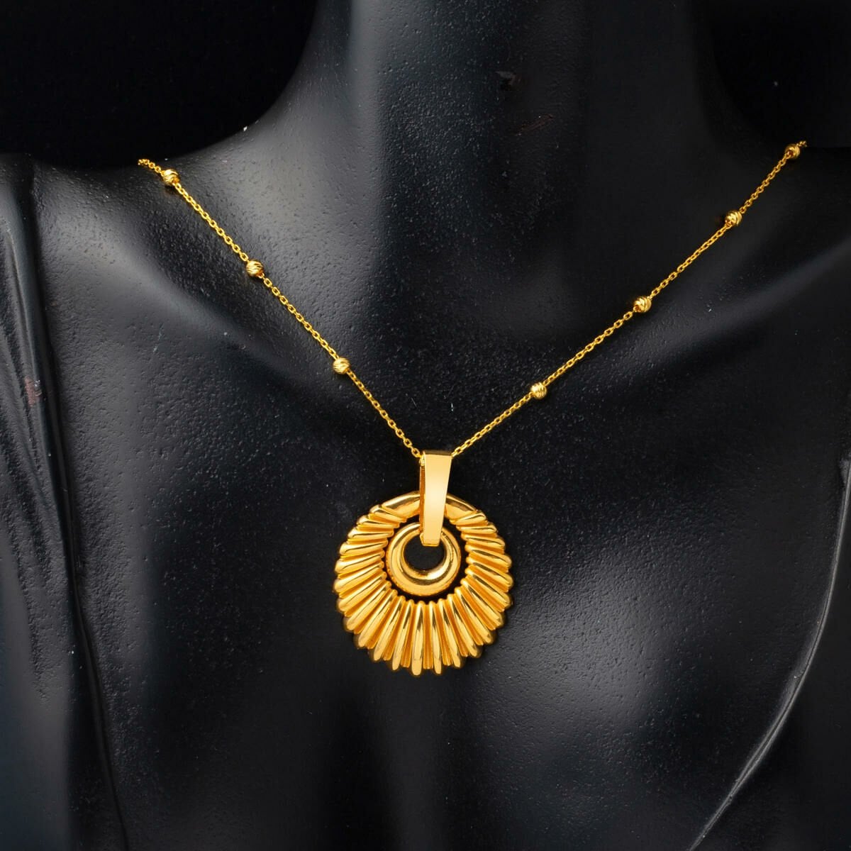 22K Yellow Gold Seashell Minimalist Set