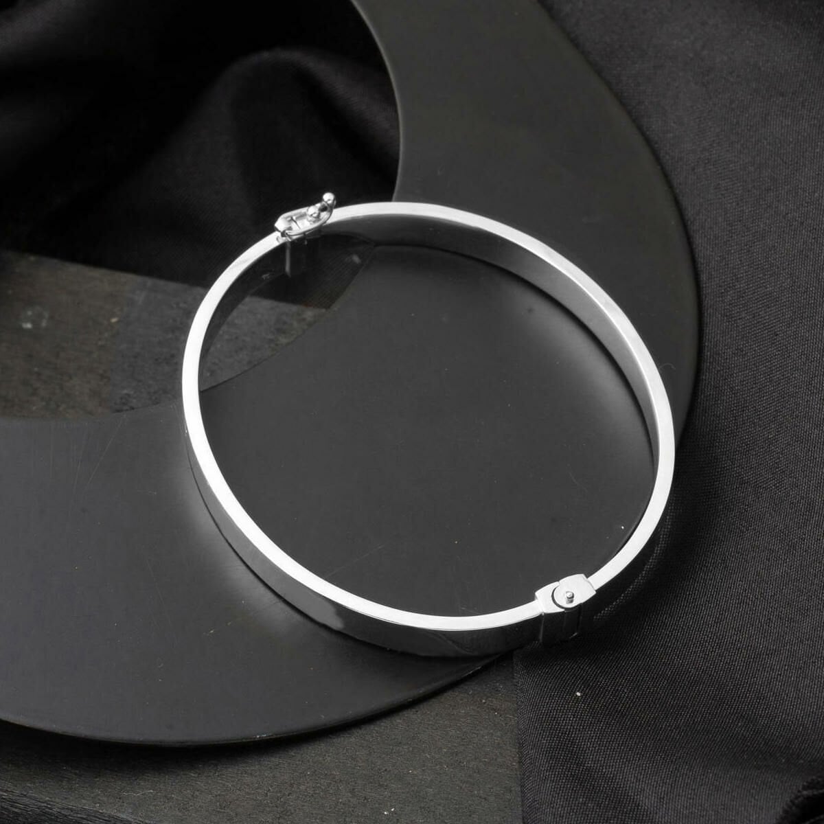 14K White Gold Egg-Shaped Hinged Cuff Bracelet