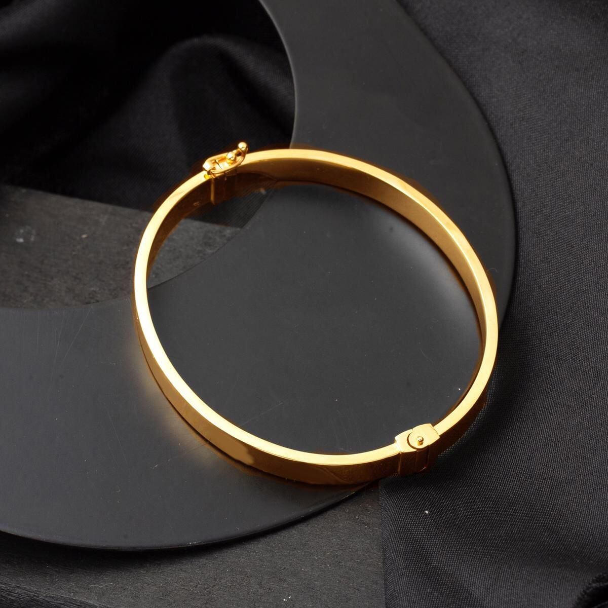 14K Yellow Gold Classic Hinged Cuff Bangle