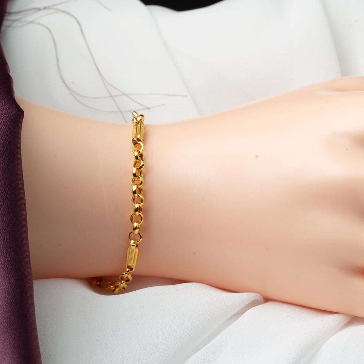 22K Yellow Gold Rolo Chain Bracelet
