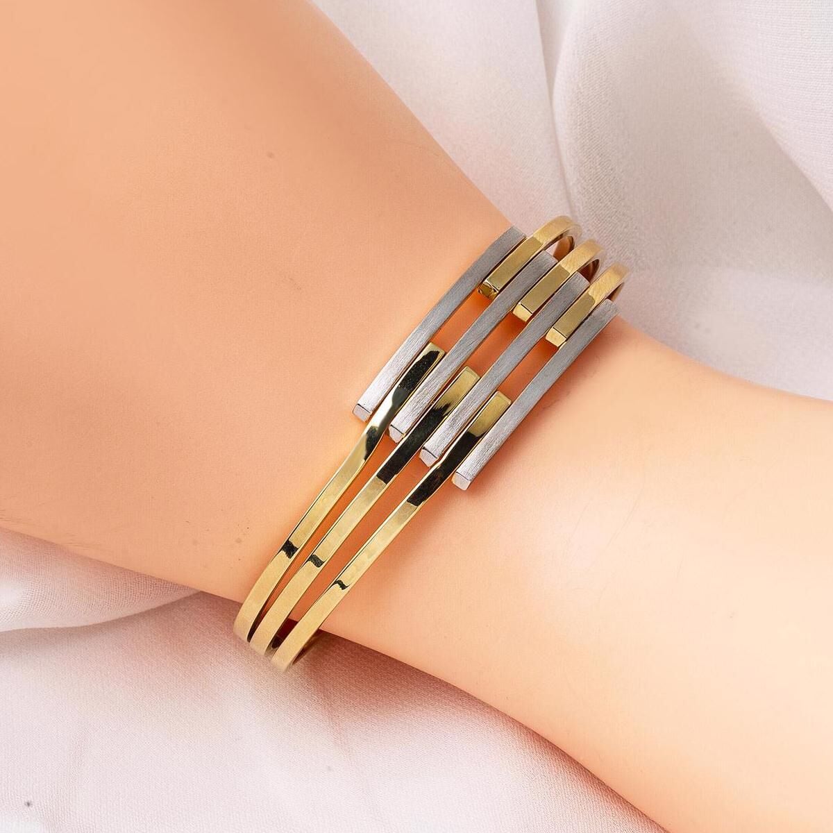14K Yellow Gold Quad Ribbed Hinged Cuff Bangle