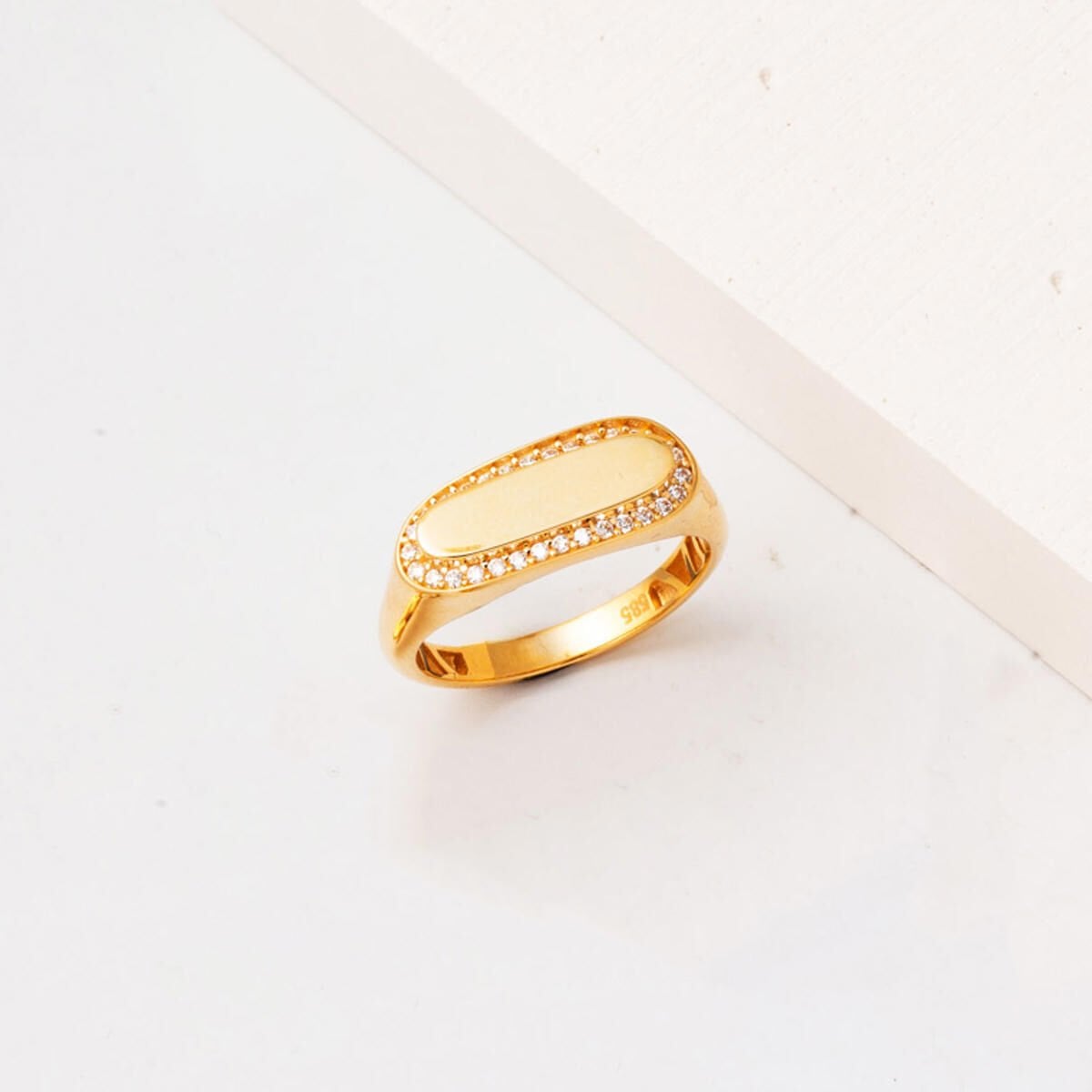 14K Yellow Gold Minimalist Cubic Zirconia Ring (3.26 g)