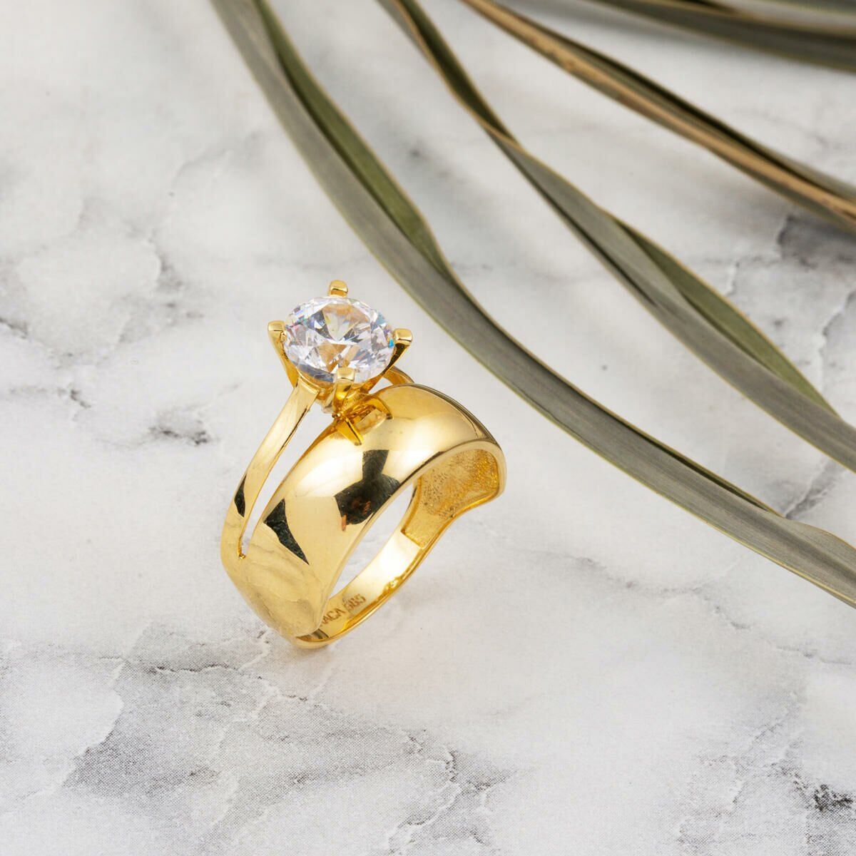 14K Yellow Gold Single Stone Wedding Band Cubic Zirconia Ring