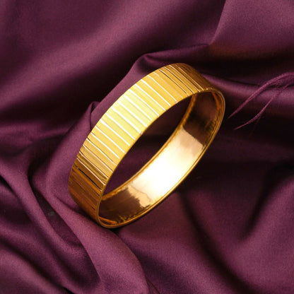22K Yellow Gold Setina Cut Bangle