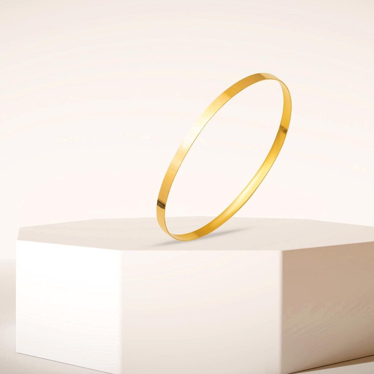22K Yellow Gold Wire Bangle (8 g)