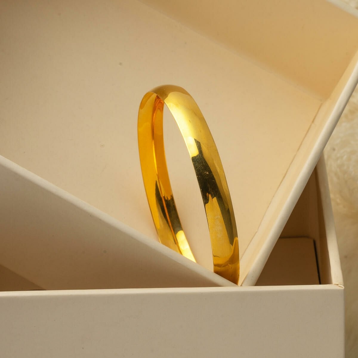 22K Yellow Gold Investment Bangle (8 g)