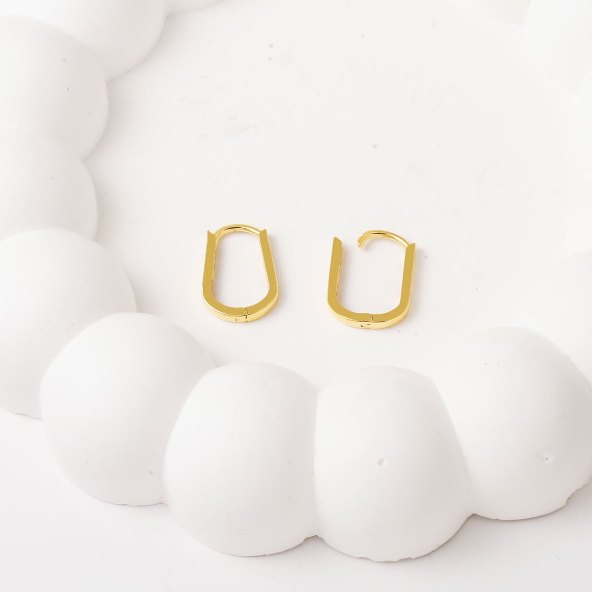 14K Yellow Gold Vera Hoop Earrings