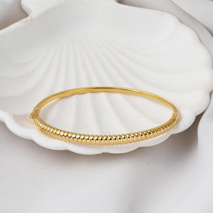 14K Yellow Gold Twisted Hinged Cuff Bangle (5.78 g)