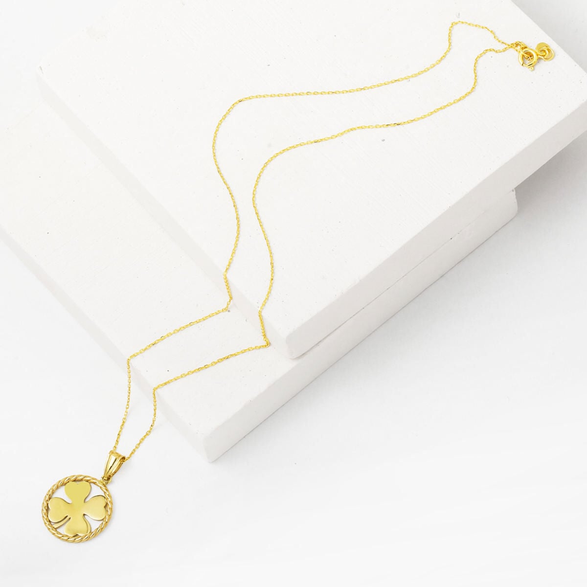 14K Yellow Gold Clover Pendant (1.28 g)