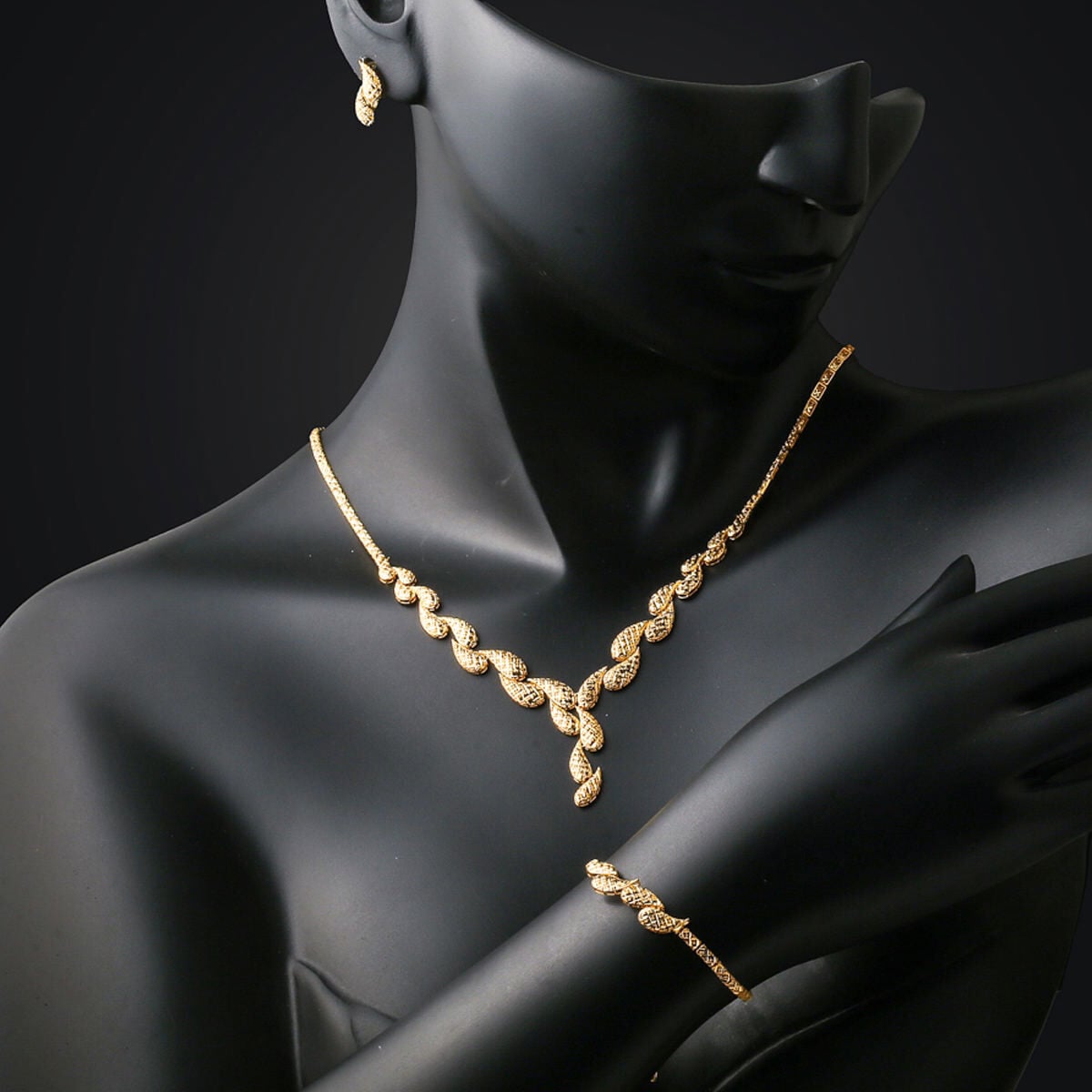 14K Yellow Gold Ivy Teardrop Jewelry Set