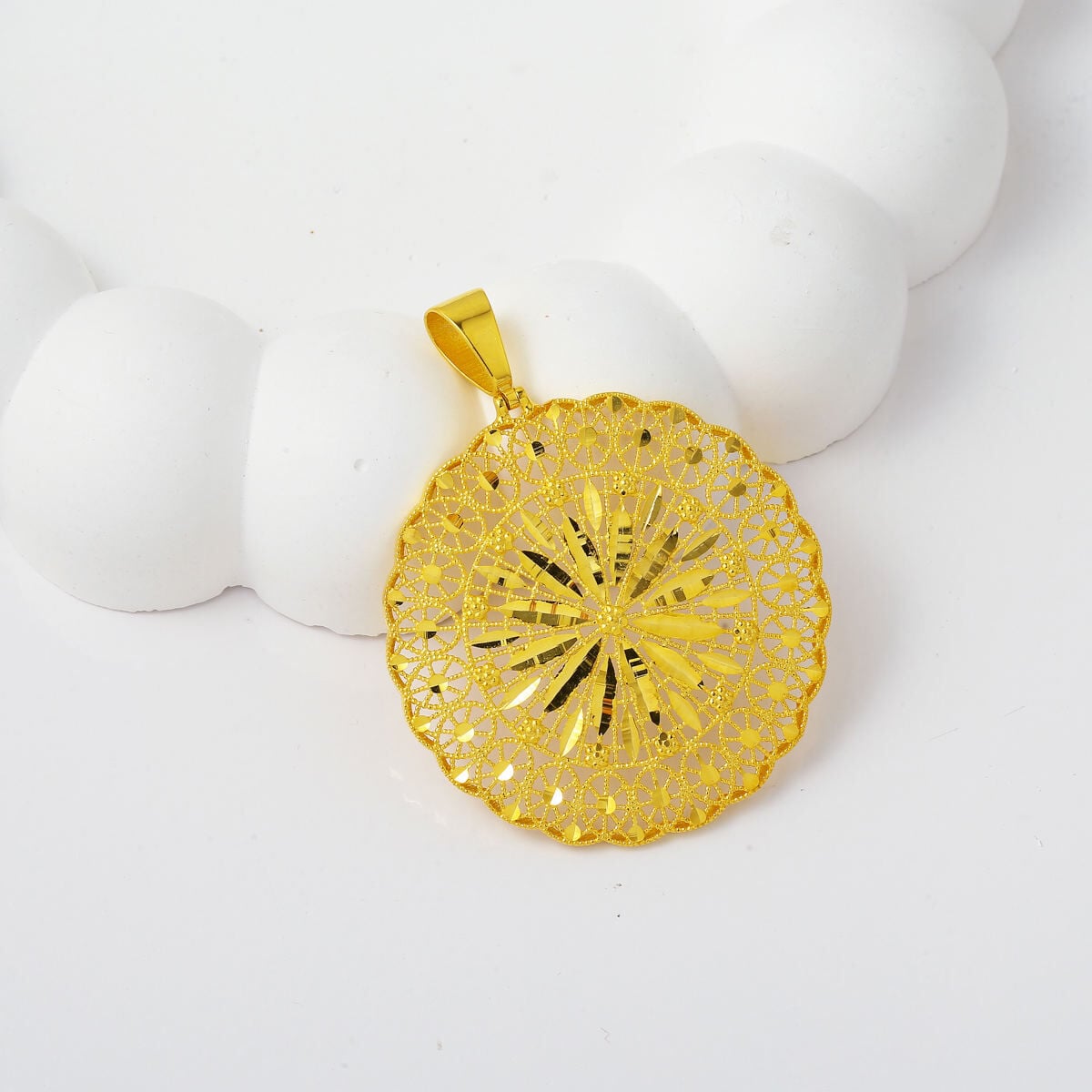 14K Yellow Gold Sparkling Star Flower Pendant