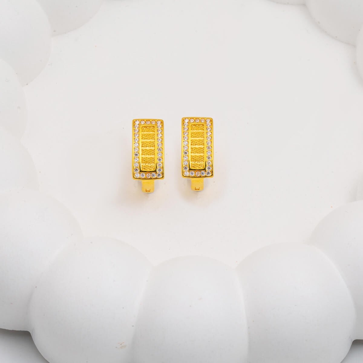 14K Yellow Gold Trabzon Mesh Cubic Zirconia Clip-On Earrings (2.56 g)