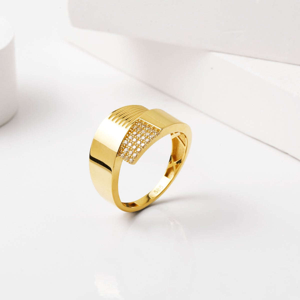 14K Yellow Gold Women's Design Ring