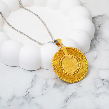 14K Yellow Gold Braided Quarter Coin Pendant