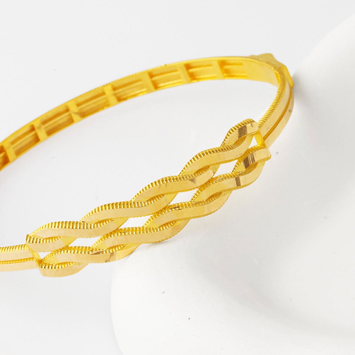 14K Yellow Gold Ivy Ajda Hinged Cuff Bangle (5.84 g)