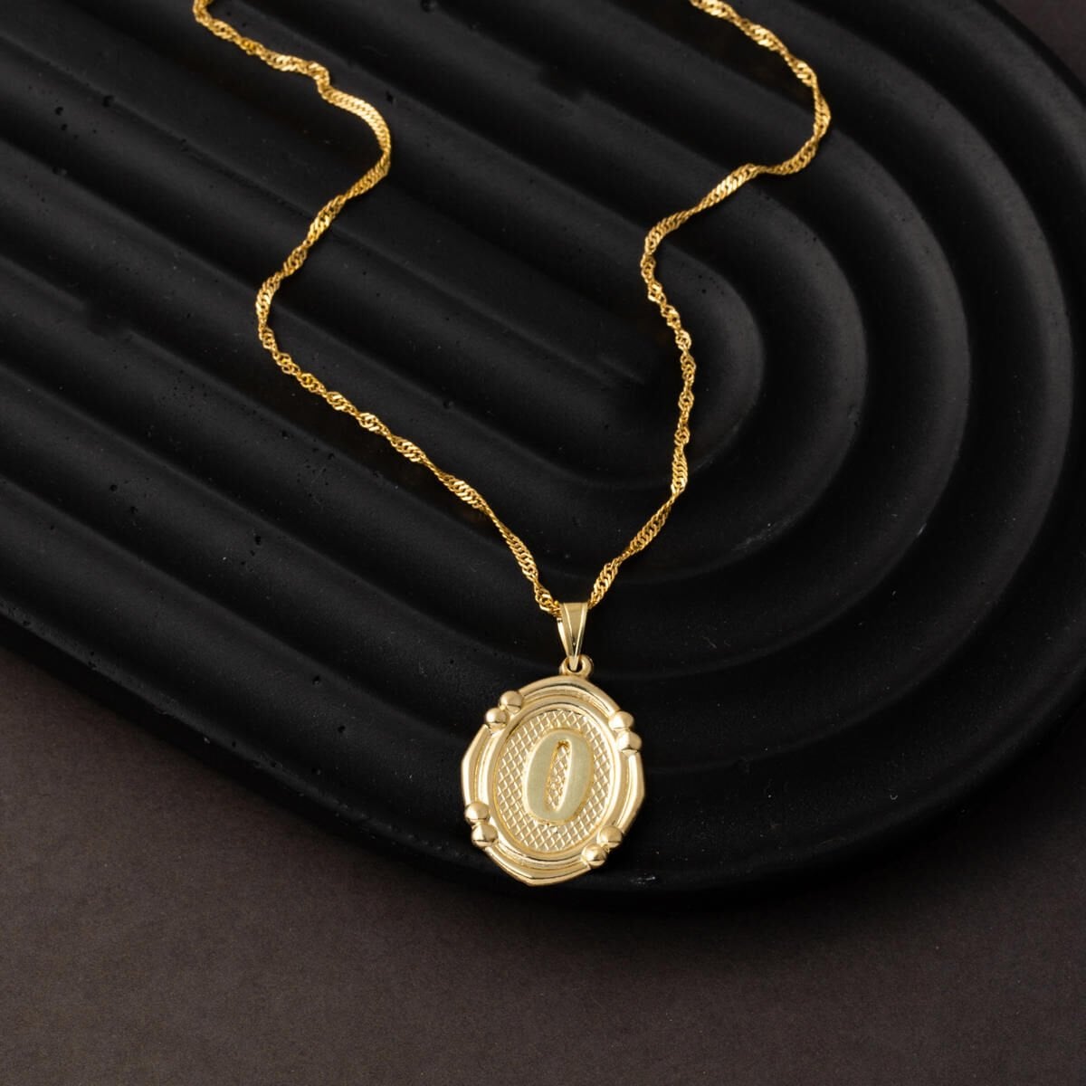14K Yellow Gold Italian Initial O Necklace