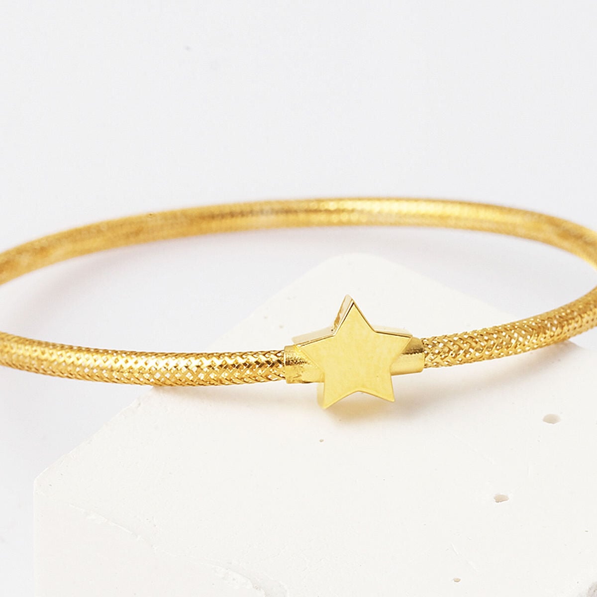 14K Yellow Gold Star Flexible Children's Bangle