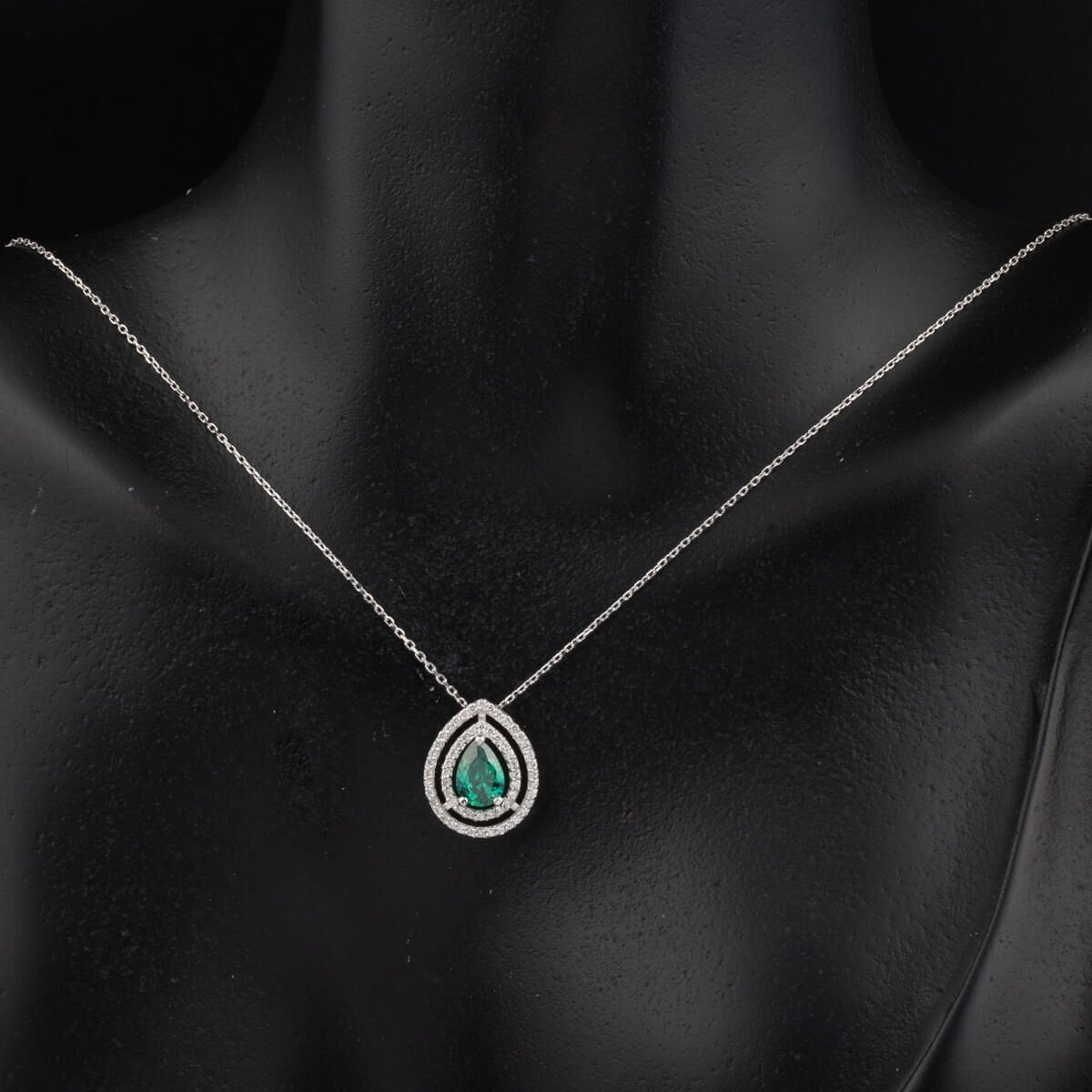 14K White Gold 0.20 Ct Diamond Emerald Necklace