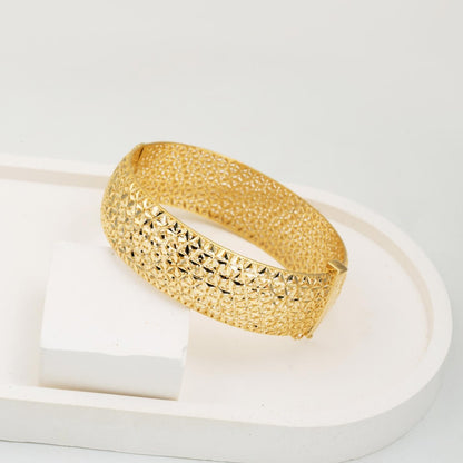 14K Yellow Gold Egg Shaped Hinged Cuff Bangle