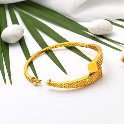 14K Yellow Gold Designer Inspired Hinged Cuff Bangle (10.5 g)