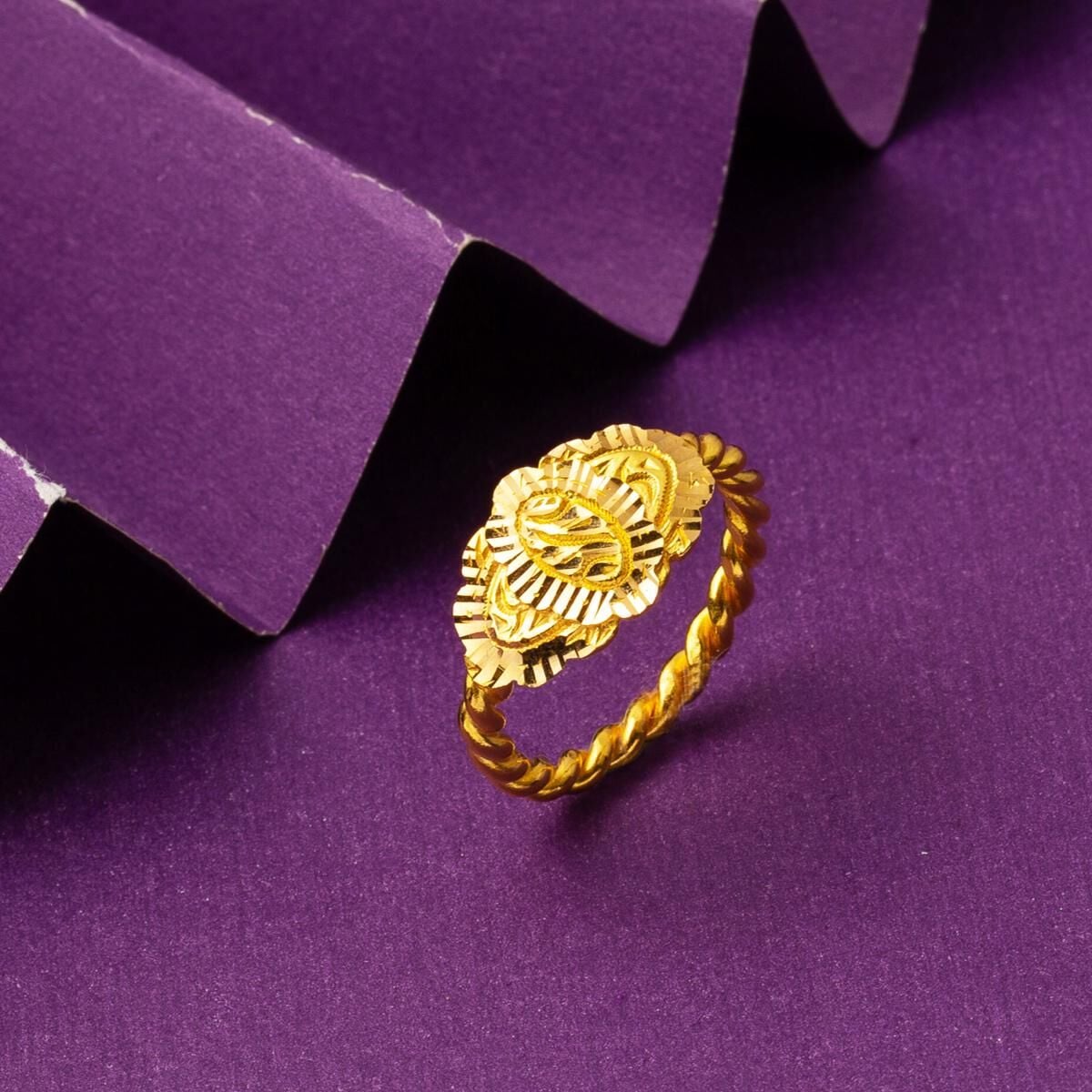 22K Yellow Gold Erzurum Twisted Signet Ring