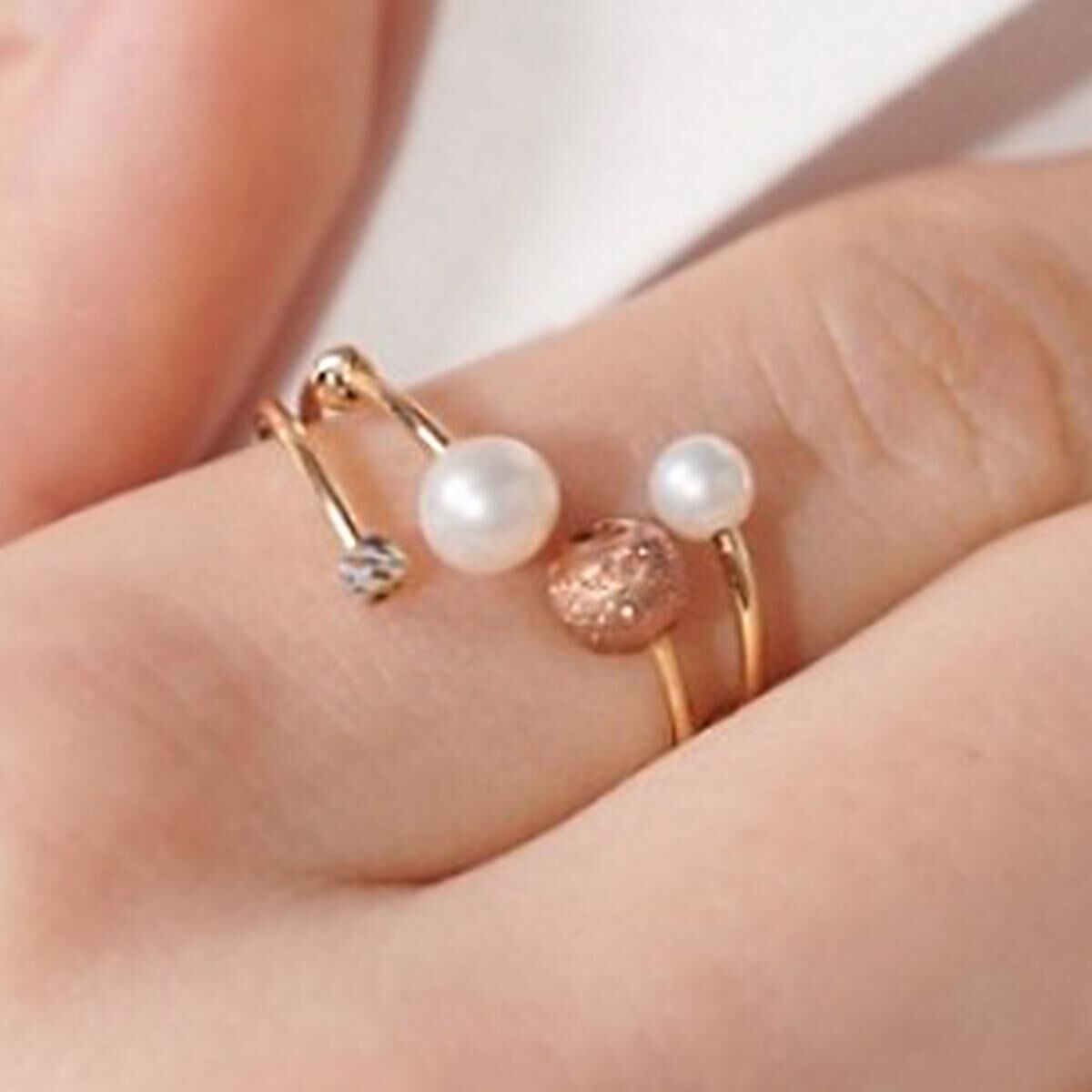 14K Yellow Gold Estetica Pearl Ring