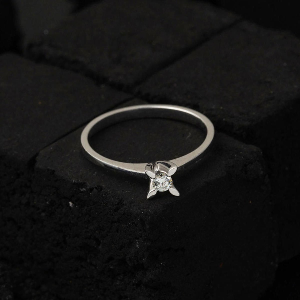 14K White Gold F Tone 0.14 Ct Diamond Solitaire Ring