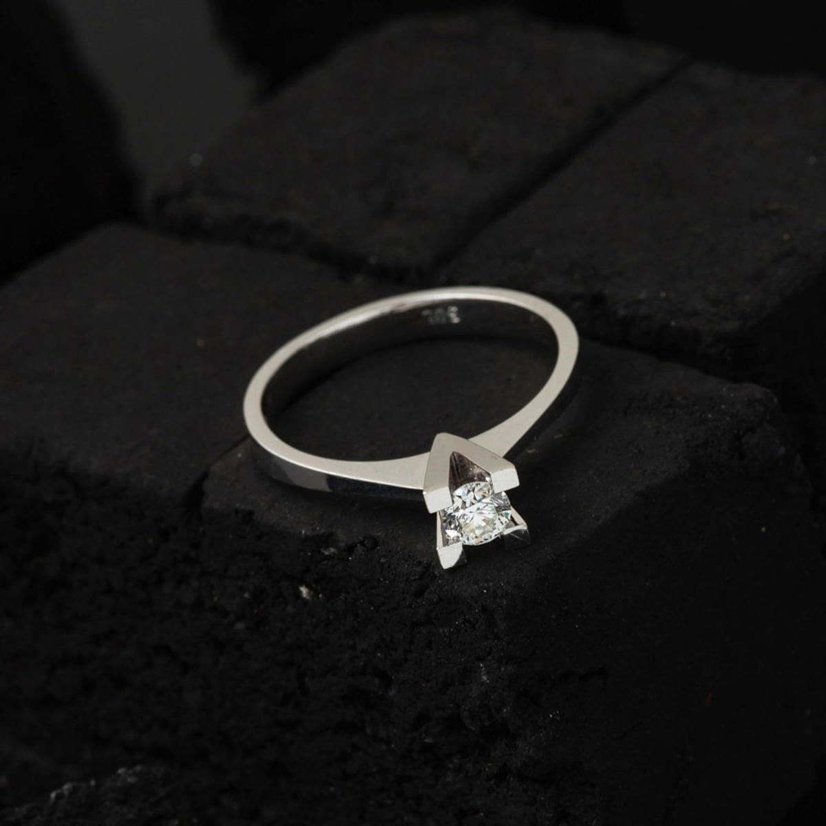 14K White Gold F Tone 0.32 Ct Diamond Single Stone Ring