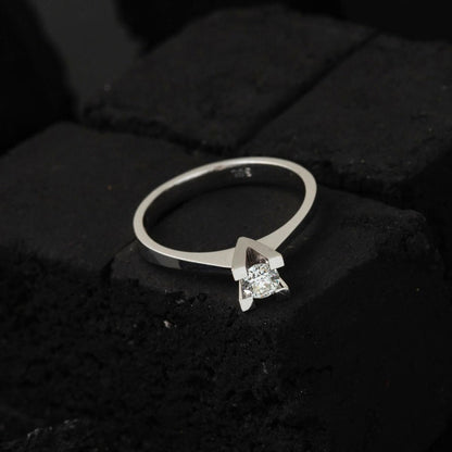 14K White Gold F Tone 0.32 Ct Diamond Single Stone Ring