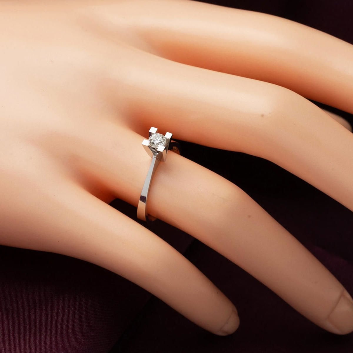 14K White Gold F Tone 0.32 Ct Diamond Single Stone Ring