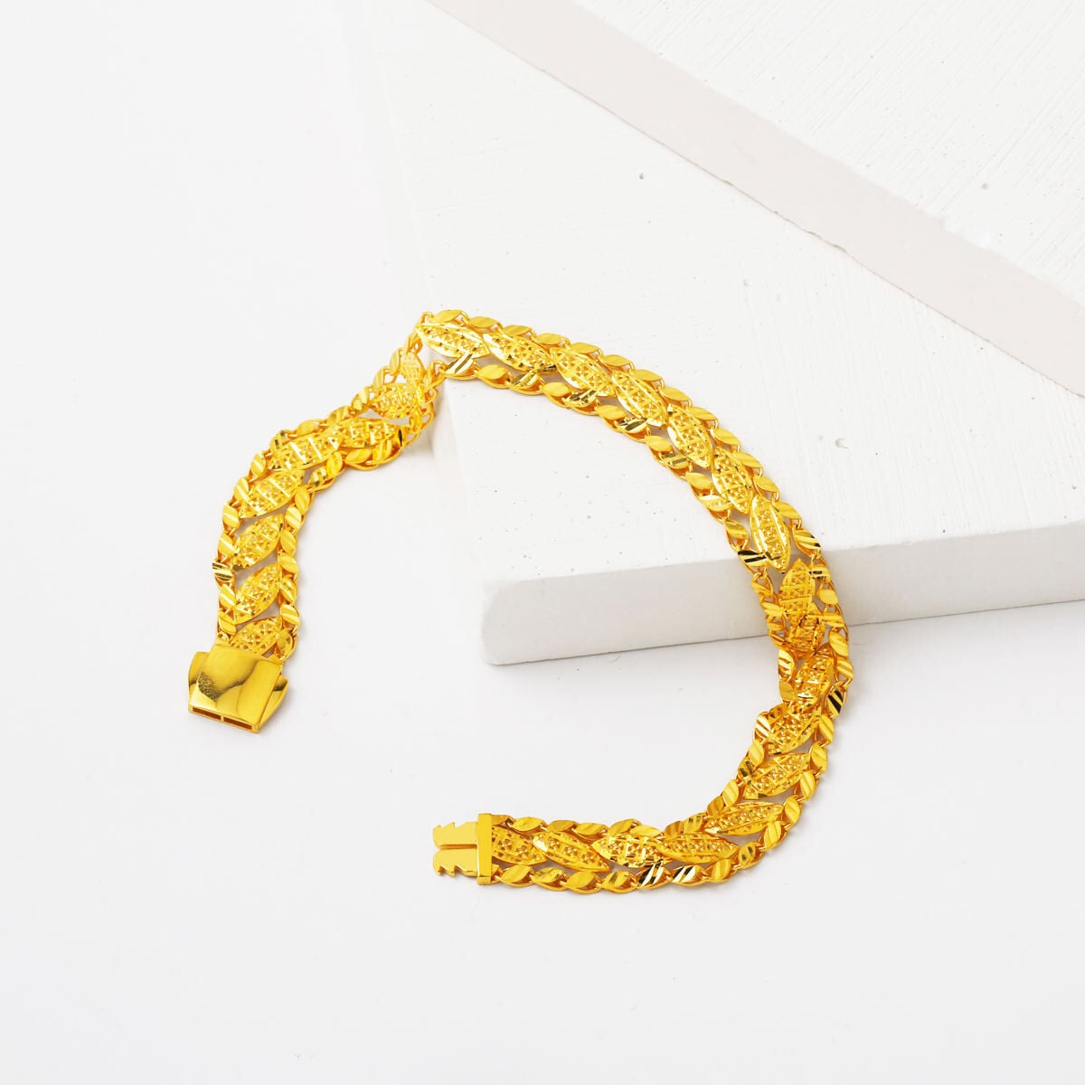 14K Yellow Gold Box Lock Leaf Bracelet